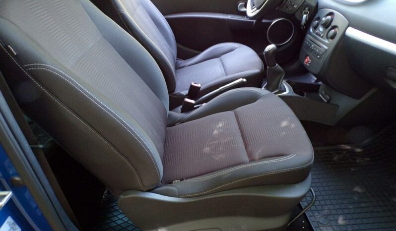 RENAULT Clio  | FWD (przód) | Manualna | 74 KM | Niebieski full