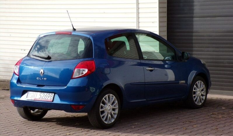 RENAULT Clio  | FWD (przód) | Manualna | 74 KM | Niebieski full
