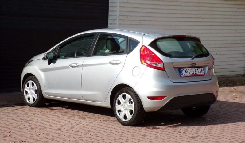 FORD Fiesta  | FWD (przód) | Manualna | 82 KM | Srebrny full