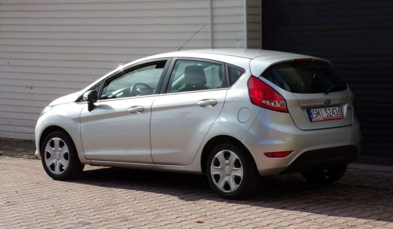 FORD Fiesta  | FWD (przód) | Manualna | 82 KM | Srebrny full