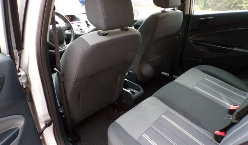 FORD Fiesta  | FWD (przód) | Manualna | 82 KM | Srebrny full