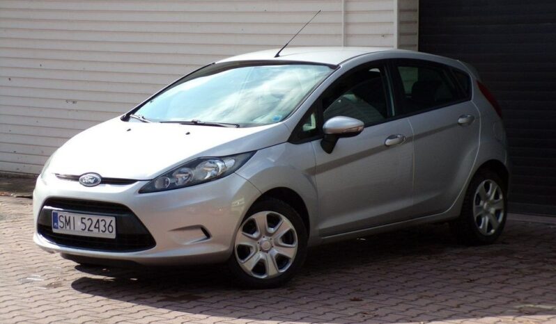 FORD Fiesta  | FWD (przód) | Manualna | 82 KM | Srebrny full