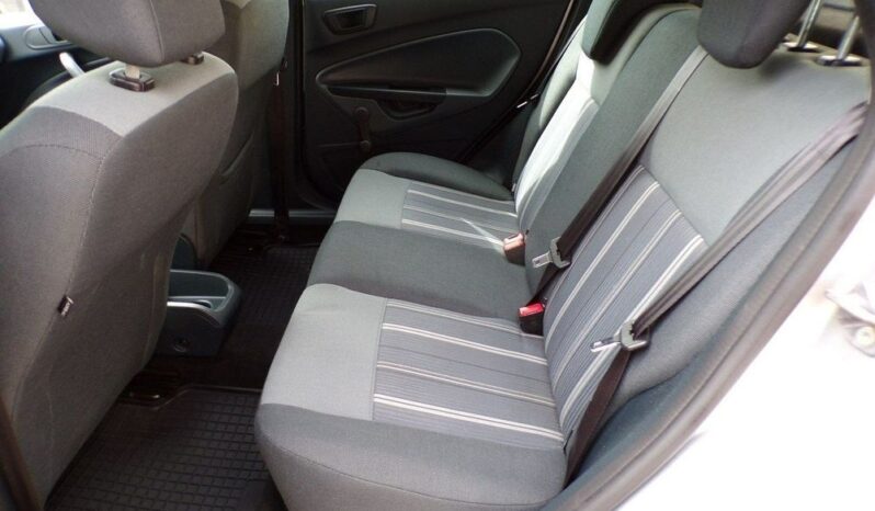 FORD Fiesta  | FWD (przód) | Manualna | 82 KM | Srebrny full