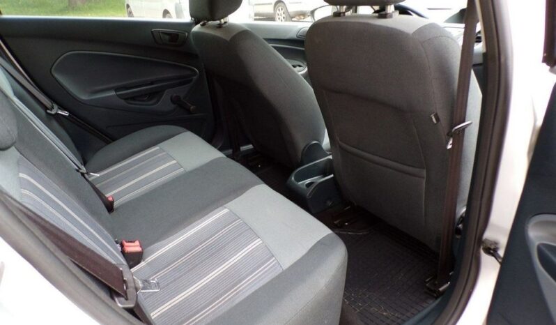 FORD Fiesta  | FWD (przód) | Manualna | 82 KM | Srebrny full