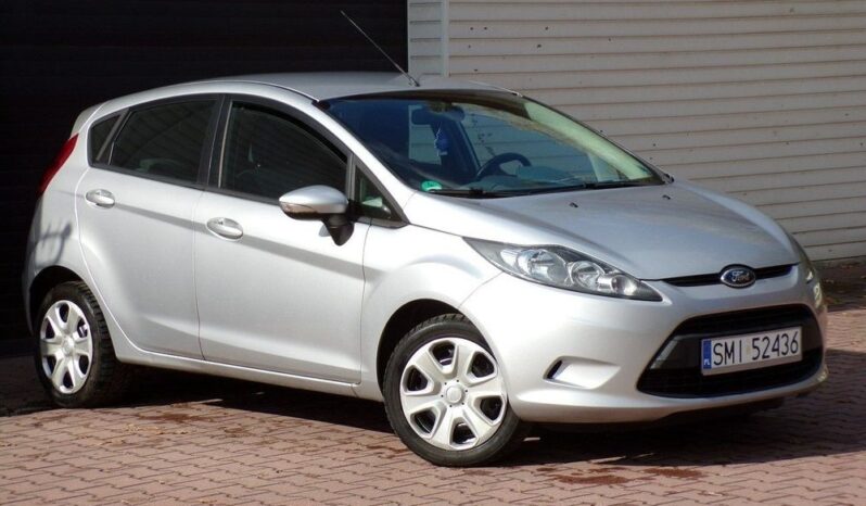 FORD Fiesta  | FWD (przód) | Manualna | 82 KM | Srebrny full