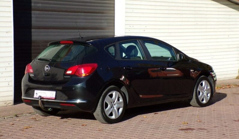 OPEL Astra | FWD (przód) | Manualna | 140 KM | Czarny full