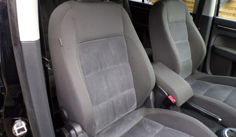 VOLKSWAGEN Touran  | FWD (przód) | Automatyczna | 170 KM | Czarny full