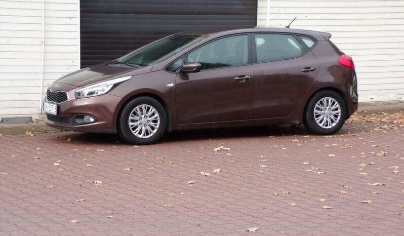 KIA Ceed  | FWD (przód) | Manualna | 100 KM | Brązowy full