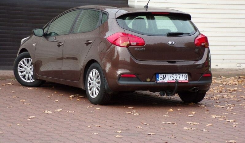 KIA Ceed  | FWD (przód) | Manualna | 100 KM | Brązowy full