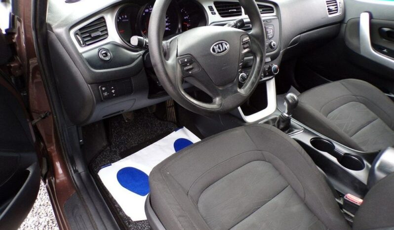 KIA Ceed  | FWD (przód) | Manualna | 100 KM | Brązowy full