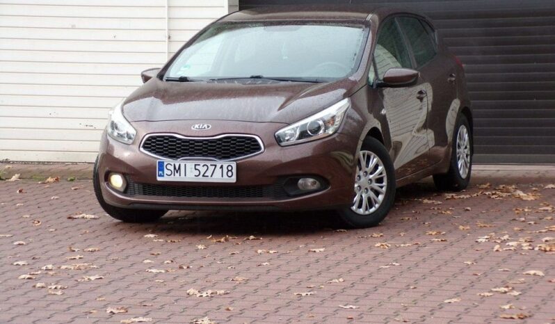 KIA Ceed  | FWD (przód) | Manualna | 100 KM | Brązowy full