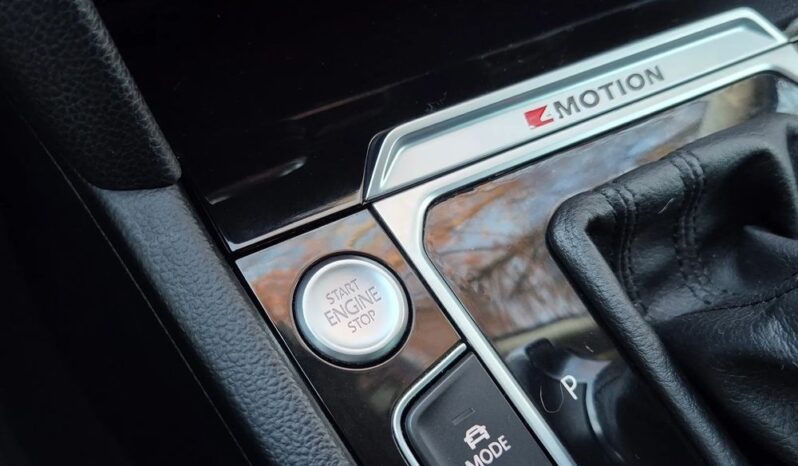 VOLKSWAGEN Passat  | 4×4 (stały) | Automatyczna | 240 KM | Czarny full