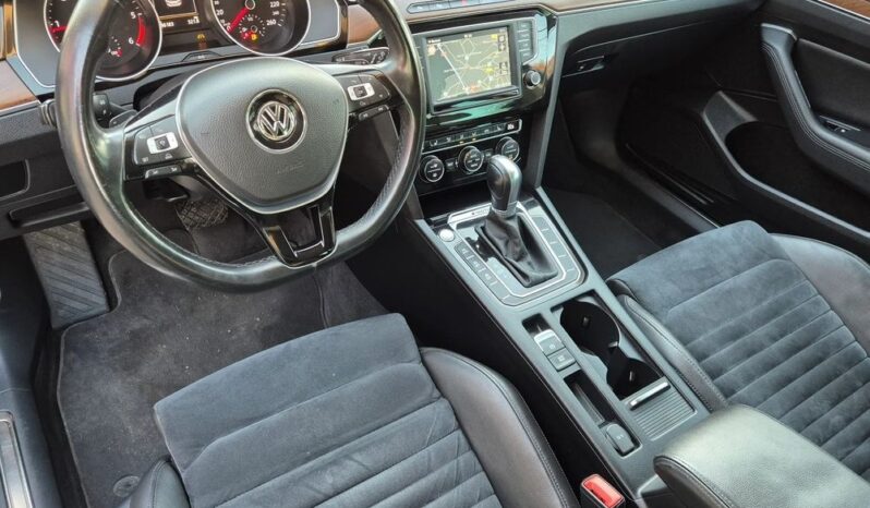 VOLKSWAGEN Passat  | 4×4 (stały) | Automatyczna | 240 KM | Czarny full