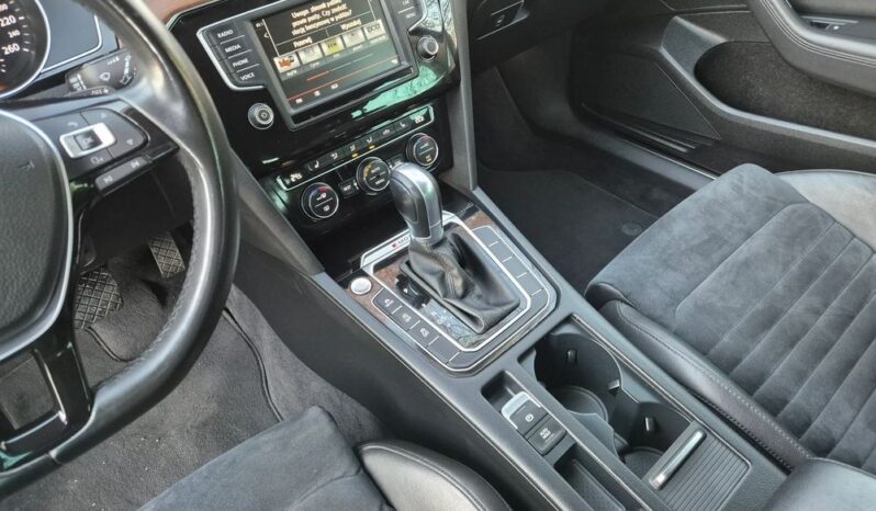 VOLKSWAGEN Passat  | 4×4 (stały) | Automatyczna | 240 KM | Czarny full
