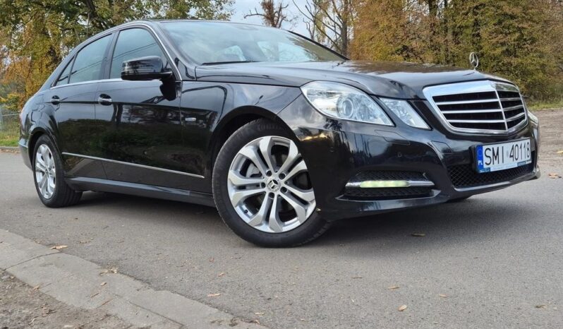 MERCEDES-BENZ Klasa E | RWD (tył) | Automatyczna | 136 KM | Czarny full