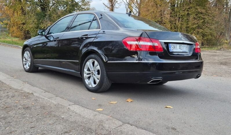 MERCEDES-BENZ Klasa E | RWD (tył) | Automatyczna | 136 KM | Czarny full
