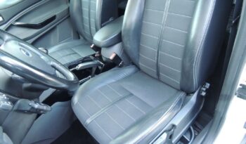 FORD Kuga  | 4×4 (doł. ręcznie) | Manualna | 140 KM | Biały full