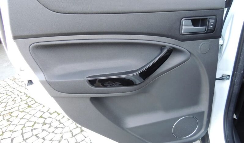 FORD Kuga  | 4×4 (doł. ręcznie) | Manualna | 140 KM | Biały full