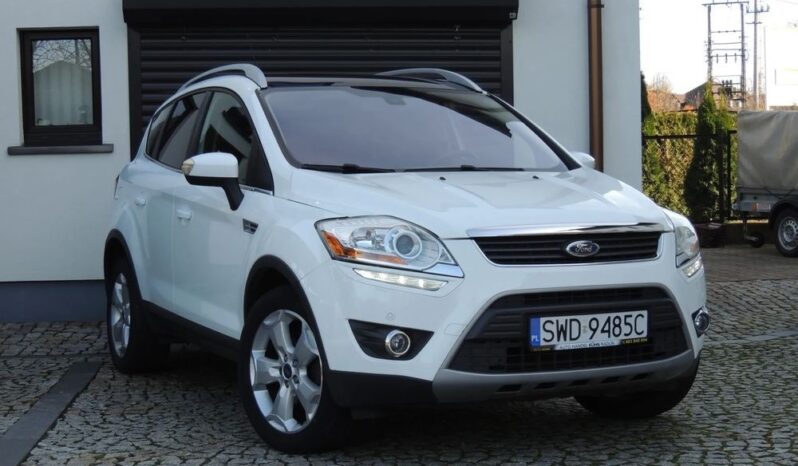 FORD Kuga  | 4×4 (doł. ręcznie) | Manualna | 140 KM | Biały full