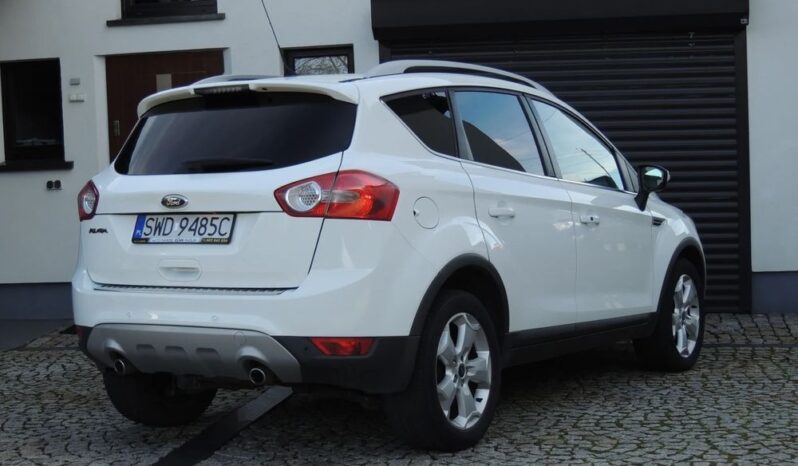 FORD Kuga  | 4×4 (doł. ręcznie) | Manualna | 140 KM | Biały full