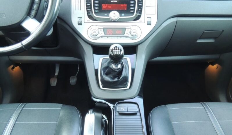 FORD Kuga  | 4×4 (doł. ręcznie) | Manualna | 140 KM | Biały full