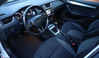 SKODA Octavia  | FWD (przód) | Manualna | 150 KM | Biały full