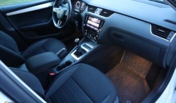 SKODA Octavia  | FWD (przód) | Manualna | 150 KM | Biały full