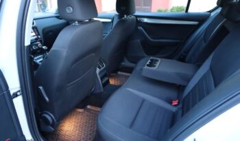 SKODA Octavia  | FWD (przód) | Manualna | 150 KM | Biały full