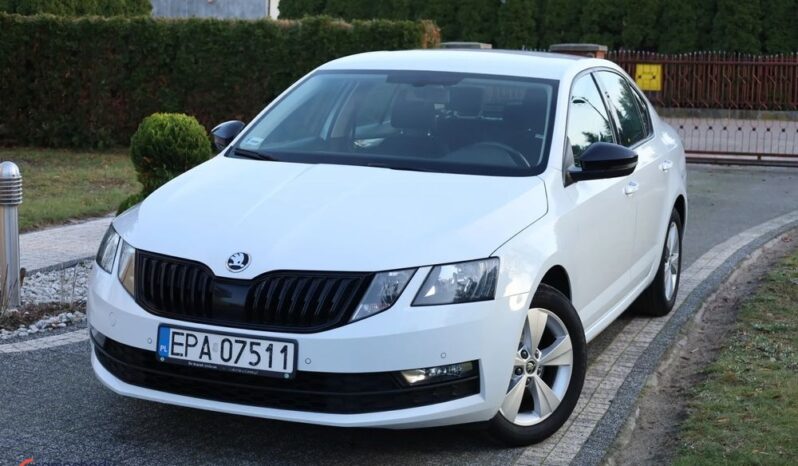 SKODA Octavia  | FWD (przód) | Manualna | 150 KM | Biały full