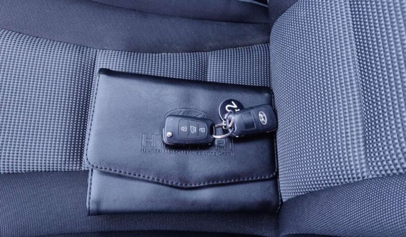 HYUNDAI I30  | FWD (przód) | Manualna | 110 KM | Szary full