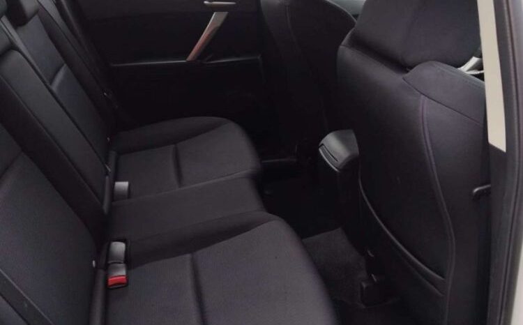 MAZDA 3  | FWD (przód) | Manualna | 105 KM | Biały full