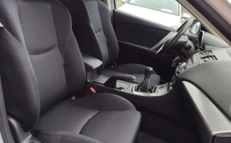 MAZDA 3  | FWD (przód) | Manualna | 105 KM | Biały full