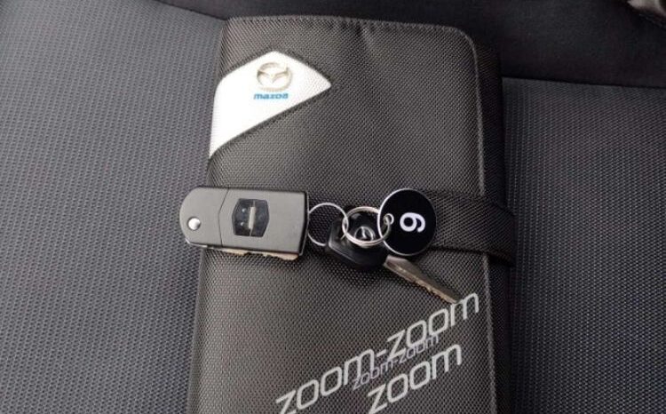 MAZDA 3  | FWD (przód) | Manualna | 105 KM | Biały full