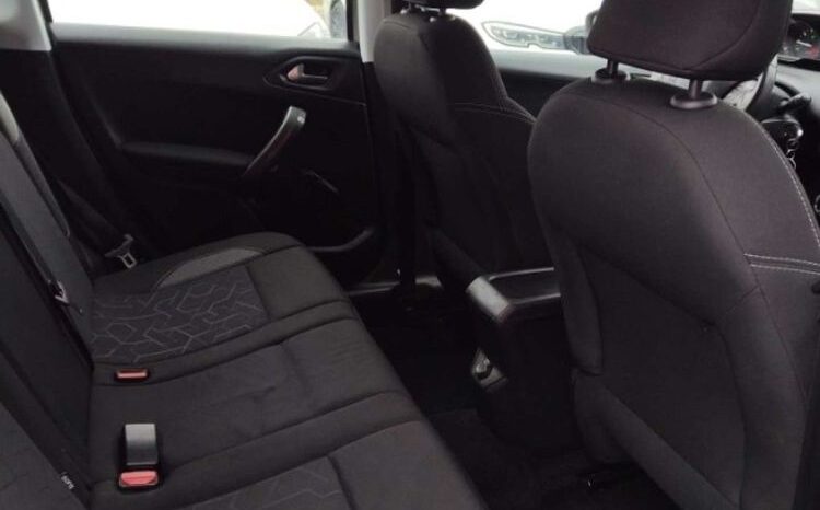 PEUGEOT 2008  | FWD (przód) | Manualna | 110 KM | Szary full