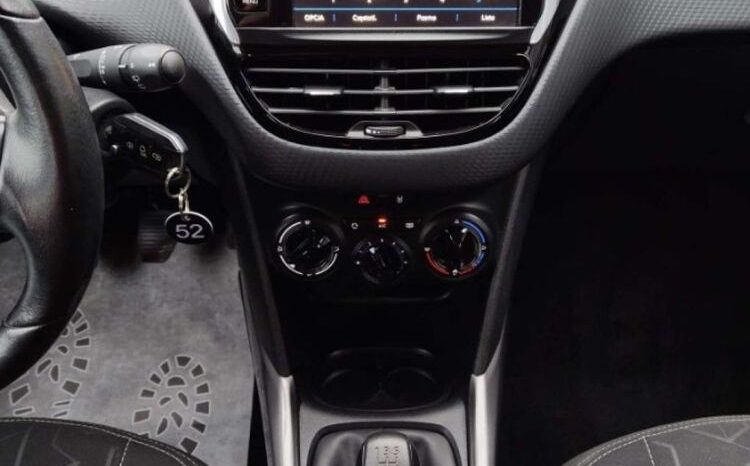 PEUGEOT 2008  | FWD (przód) | Manualna | 110 KM | Szary full