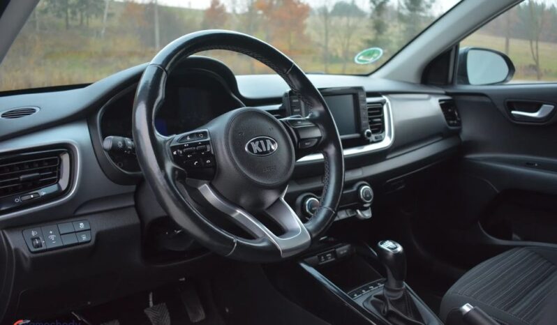 KIA Stonic  | FWD (przód) | Manualna | 100 KM | Szary full