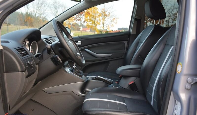 FORD Kuga  | FWD (przód) | Manualna | 140 KM | Inny kolor full