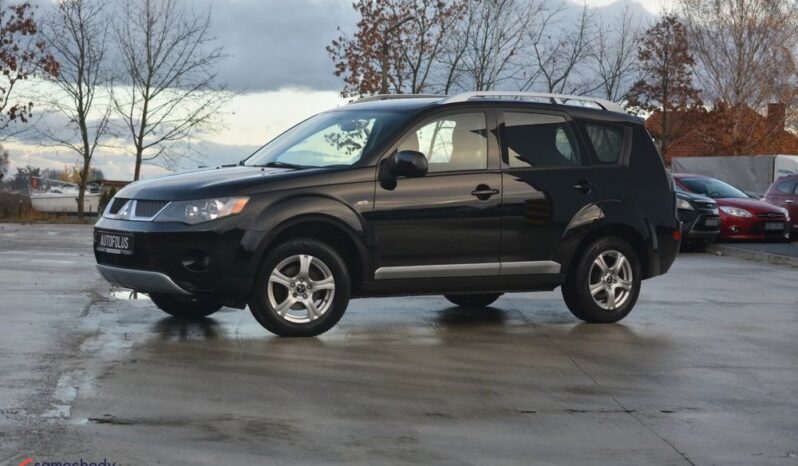 MITSUBISHI Outlander  | 4×4 (doł. ręcznie) | Manualna | 140 KM | Czarny full