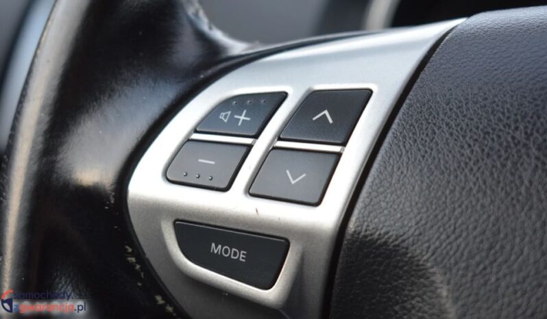 MITSUBISHI Outlander  | 4×4 (doł. ręcznie) | Manualna | 140 KM | Czarny full