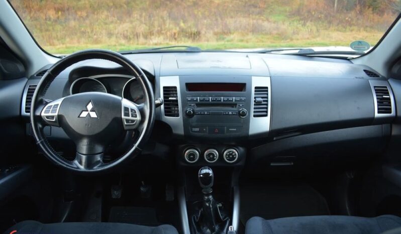 MITSUBISHI Outlander  | 4×4 (doł. ręcznie) | Manualna | 140 KM | Czarny full