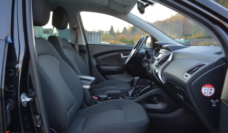 HYUNDAI ix35  | FWD (przód) | Manualna | 116 KM | Czarny full