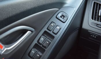 HYUNDAI ix35  | FWD (przód) | Manualna | 116 KM | Czarny full