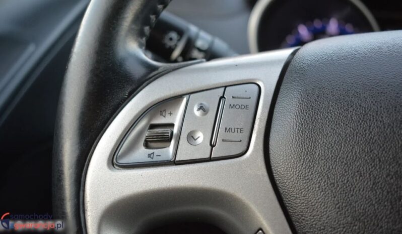 HYUNDAI ix35  | FWD (przód) | Manualna | 116 KM | Czarny full