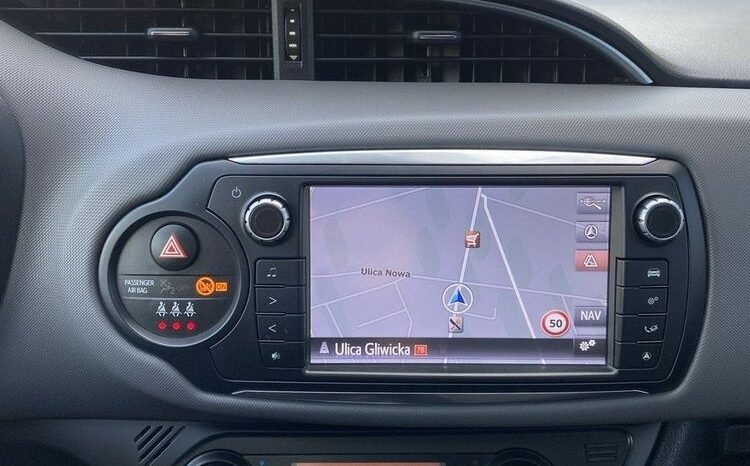 TOYOTA Yaris  | FWD (przód) | Manualna | 99 KM | Biały full