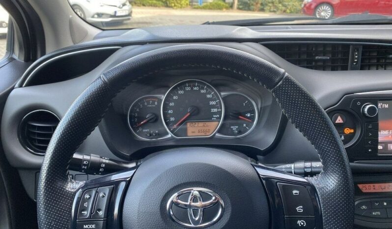 TOYOTA Yaris  | FWD (przód) | Manualna | 99 KM | Biały full