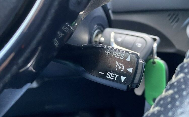 TOYOTA Yaris  | FWD (przód) | Manualna | 99 KM | Biały full