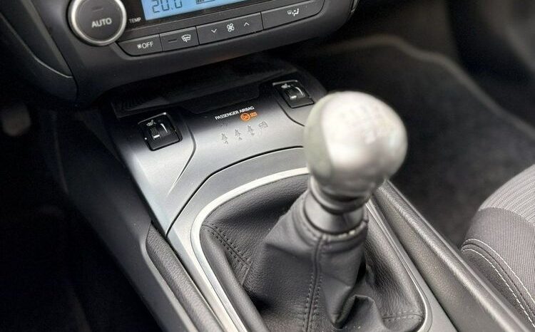 TOYOTA Avensis  | FWD (przód) | Manualna | 146 KM | Czarny full