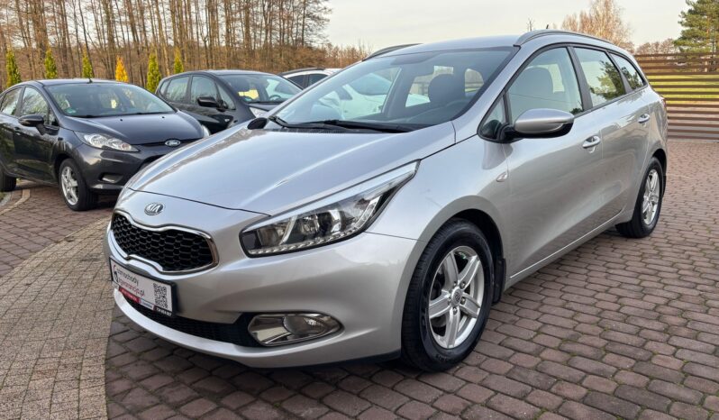 KIA Ceed  | FWD (przód) | Manualna | 135 KM | Srebrny full