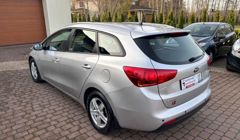 KIA Ceed  | FWD (przód) | Manualna | 135 KM | Srebrny full