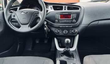 KIA Ceed  | FWD (przód) | Manualna | 135 KM | Srebrny full